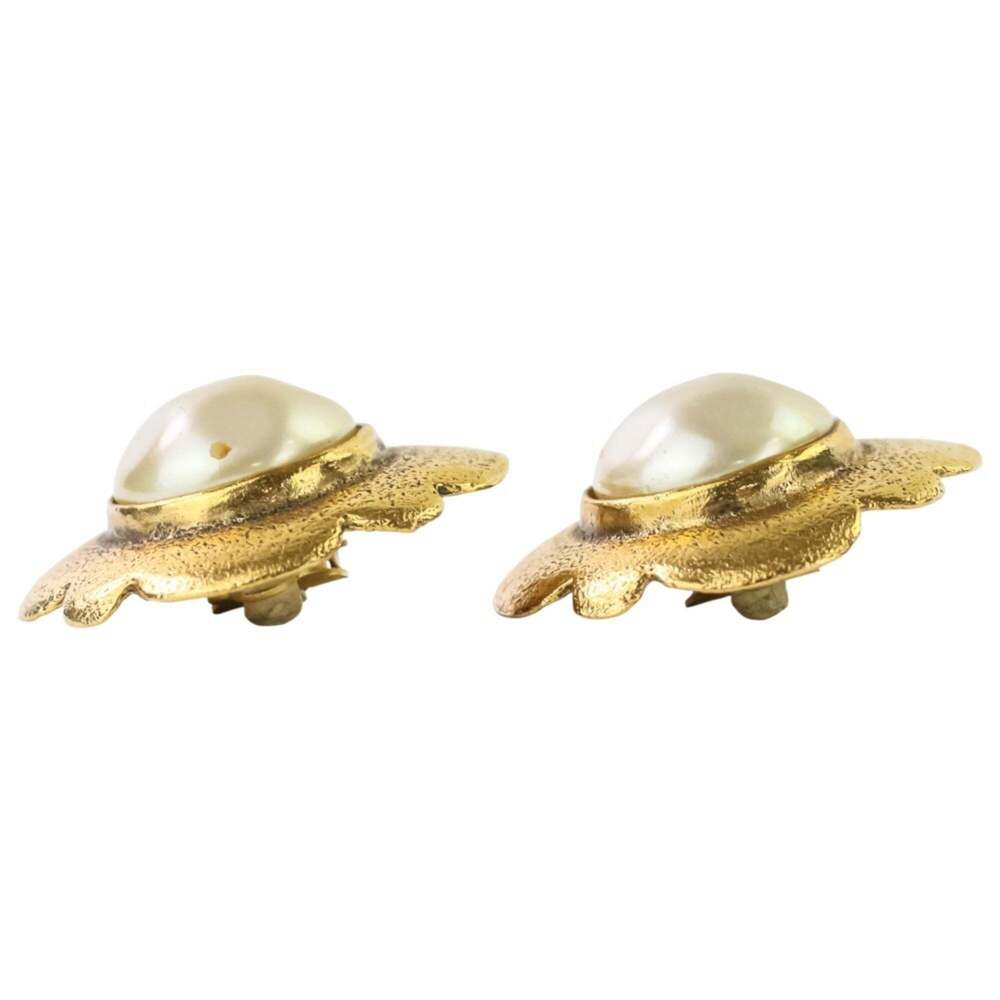 CHANEL Authentic Vintage Gold Pearl Earrings - Picture 4 of 15